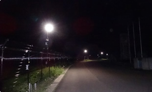 暗かった通学路を照らす街灯